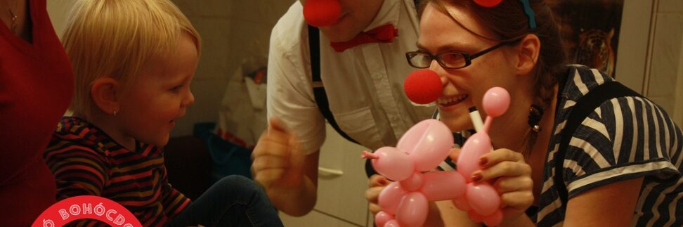 Gyógyító Bohócdoktorok rendelés közben